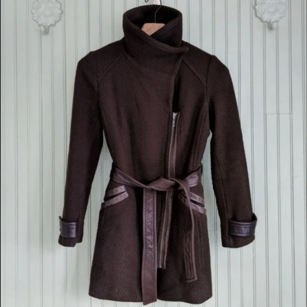 Cole Haan Wool Coat Leather Trim Statement Collar Belted Classic Vintage size 6